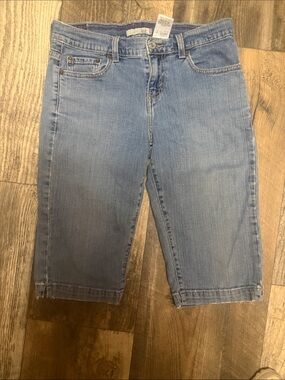 Levi's Light Blue Cropped Denim Capris